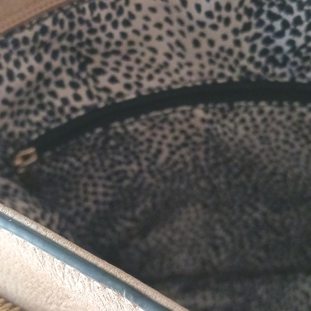 CUTE Crossbody Brown/Tan Gold Hardware Purse - Picture 9 of 16